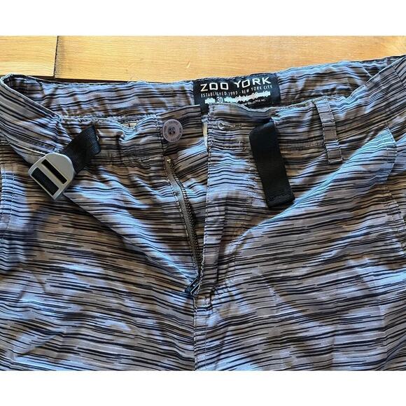 Zoo York Men's Striped performance chino style shorts. Buckle. Pockets Size 30 - Picture 5 of 9